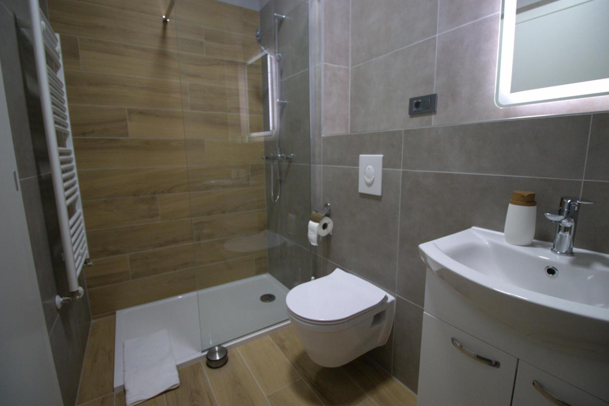 Rooms Matic Velika Mlaka Exteriör bild